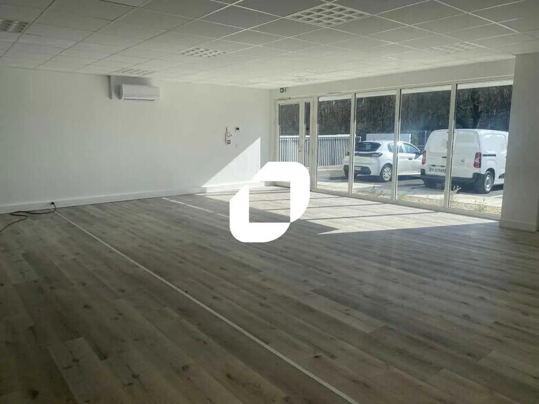Office in Canéjan for lease - Interior Photo - Image 3 of 14