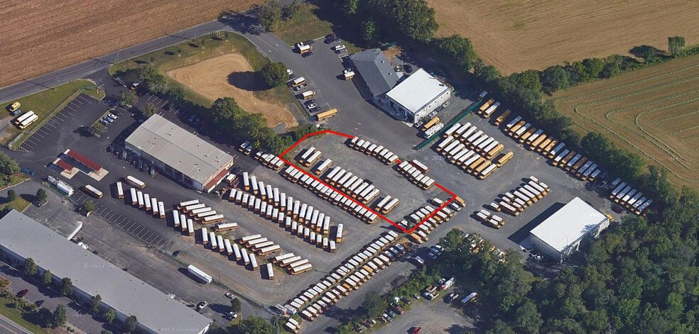 111 Crow Hill Rd, Freehold, NJ for lease - Building Photo - Image 1 of 1