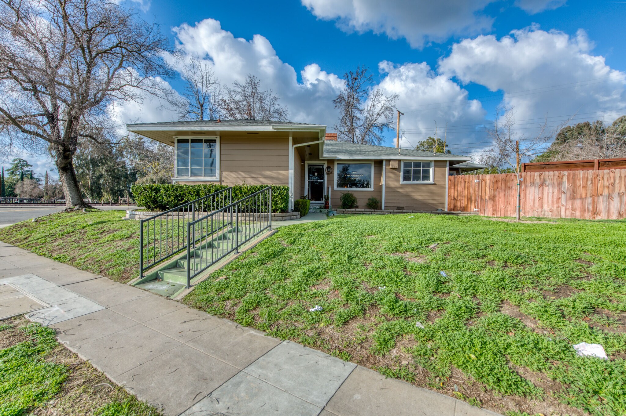 707 E Shields Ave, Fresno, CA for sale Primary Photo- Image 1 of 1
