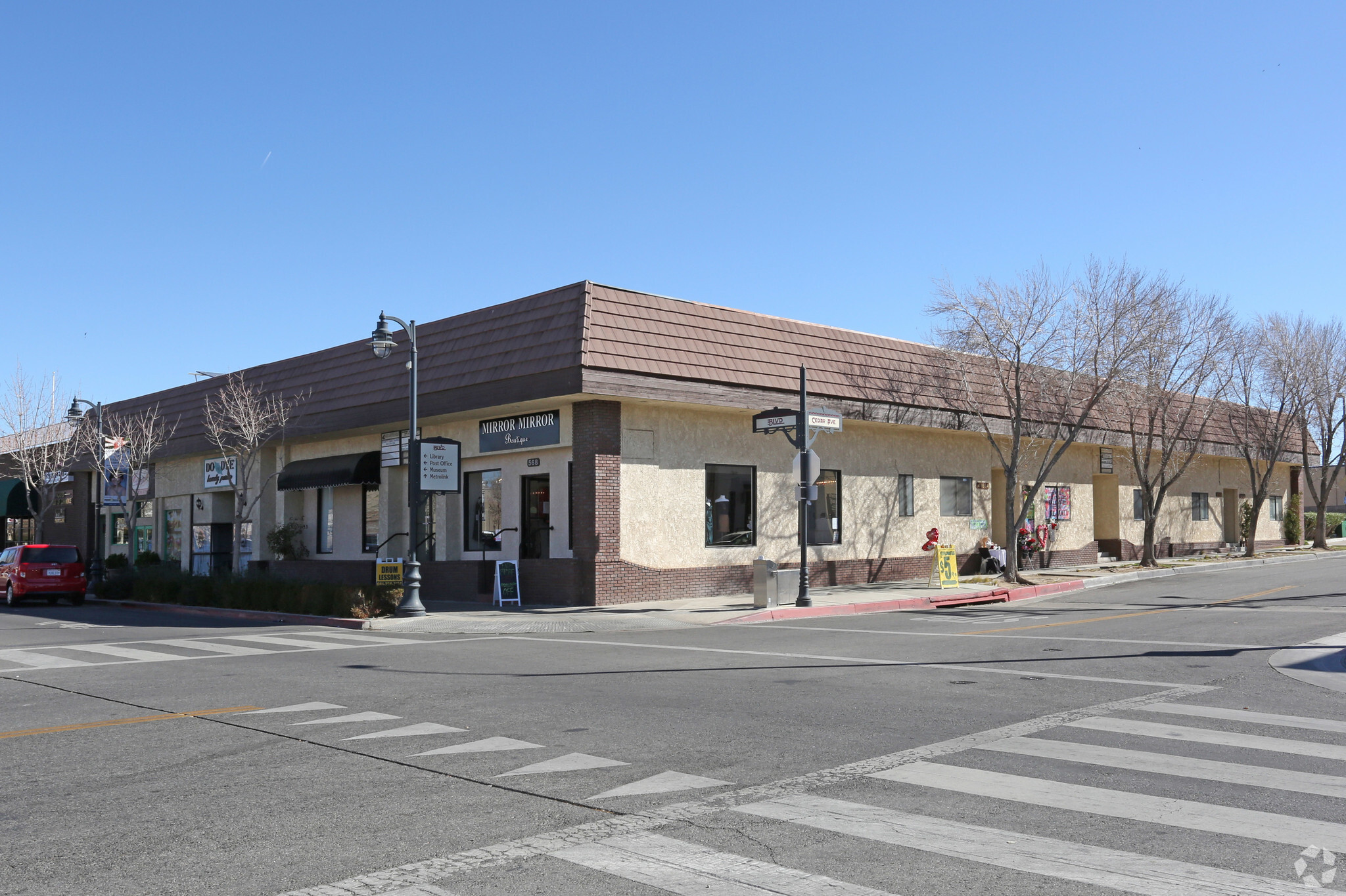 562-564 W Lancaster Blvd, Lancaster, CA for sale Building Photo- Image 1 of 1