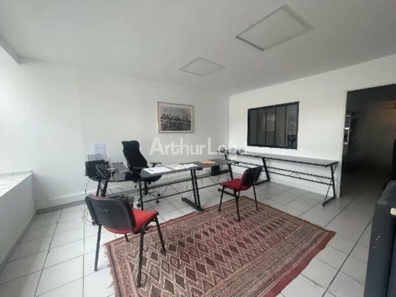 Retail in Reims for lease - Interior Photo - Image 3 of 7