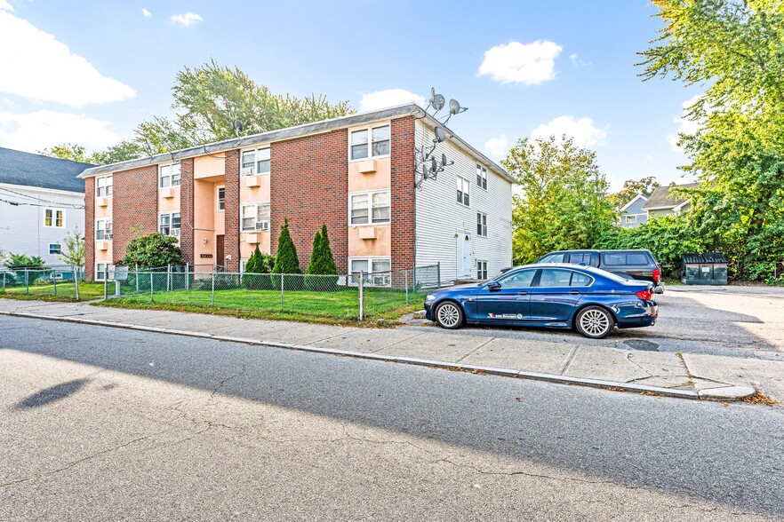 25 Margaret St, Pawtucket, RI for sale - Building Photo - Image 3 of 33