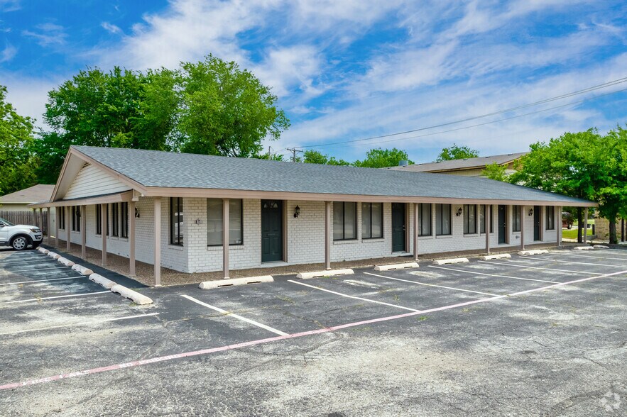 6821 Baker Blvd, Richland Hills, TX for sale - Primary Photo - Image 1 of 1