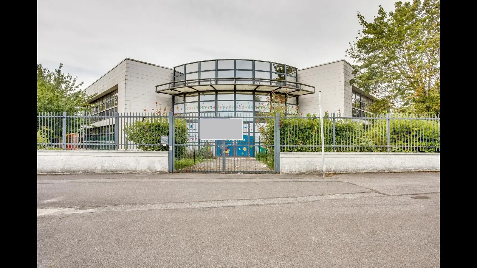 Office in Meaux for sale Building Photo- Image 1 of 14