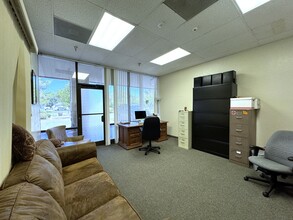 1812 Park Marina Dr, Redding, CA for lease Building Photo- Image 2 of 10