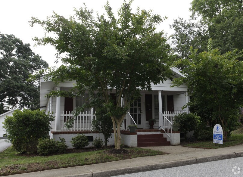 102 Memorial Dr, Greer, SC for sale - Primary Photo - Image 1 of 1