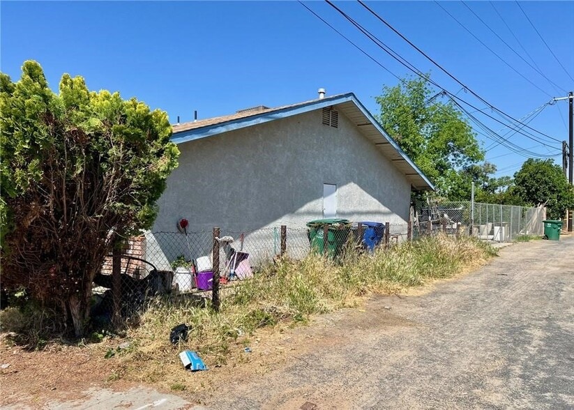 409 E 12th, Madera, CA for sale - Building Photo - Image 2 of 9