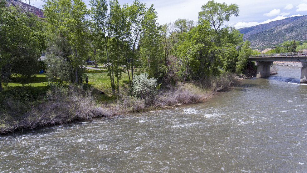 602 Cowdin Dr, Glenwood Springs, CO for sale - Building Photo - Image 2 of 4