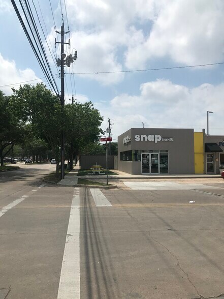 6700 S Rice Ave, Bellaire, TX for sale - Building Photo - Image 1 of 1