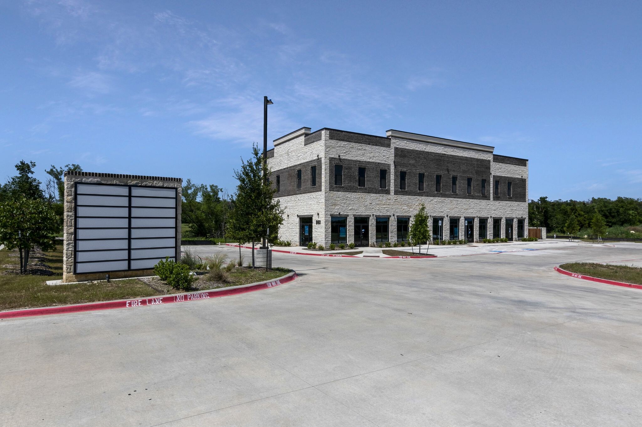 950 N Main St, Keller, TX for lease Building Photo- Image 1 of 5