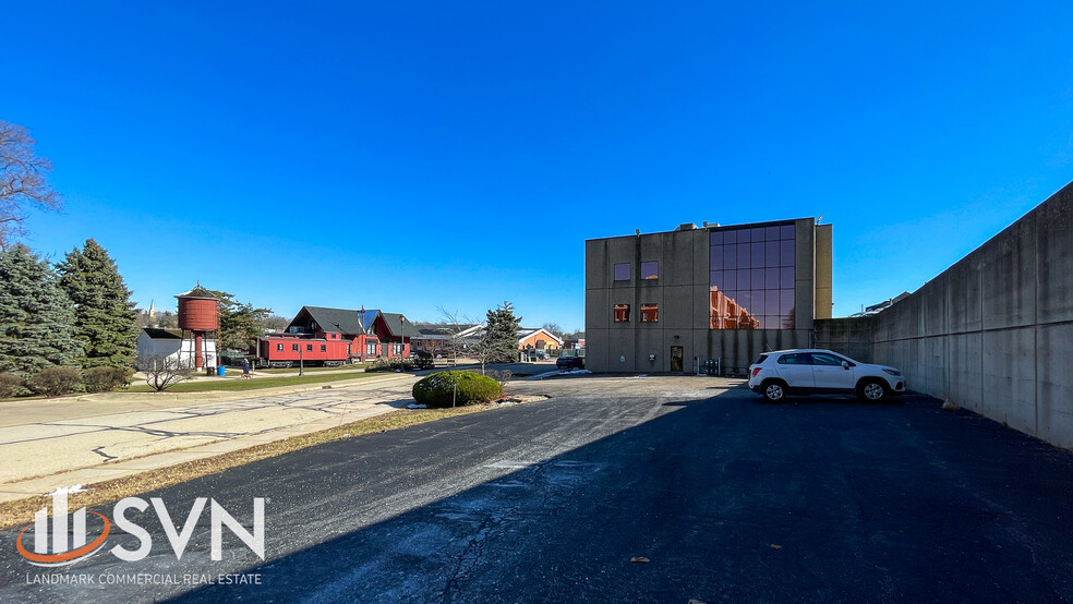 201 Houston St, Batavia, IL for lease - Building Photo - Image 3 of 10
