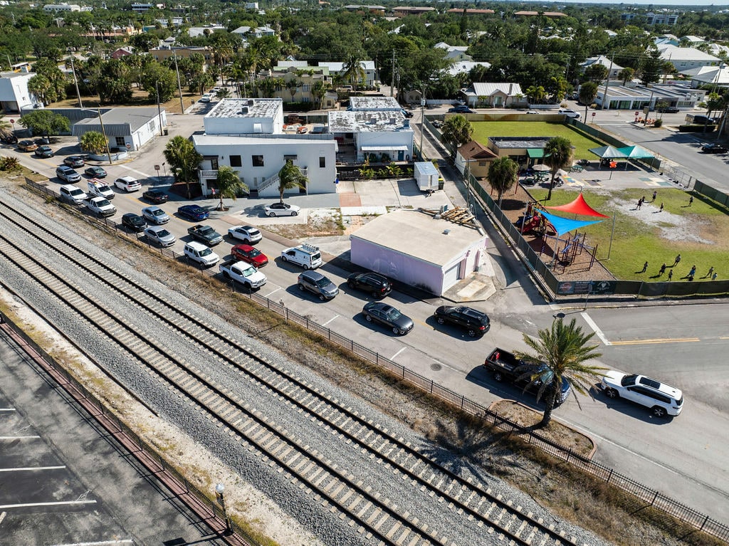 2900 S Dixie Hwy West Palm Beach - 2900 S Dixie Hwy West Palm Beach FL Primary Photo 1 HighDefinition 