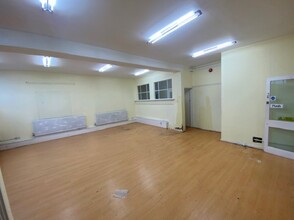 8-11 Bedford Rd, London for lease Interior Photo- Image 2 of 4