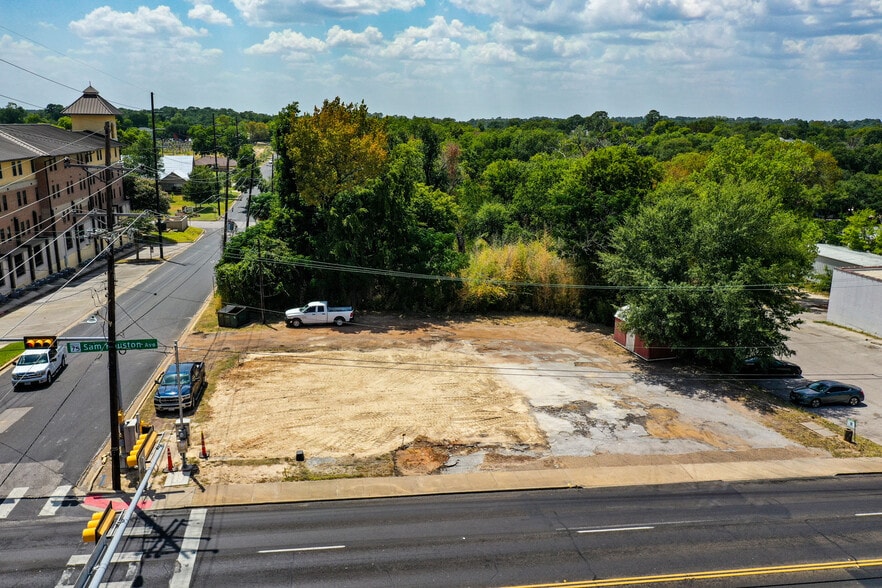 1532 Sam Houston Ave, Huntsville, TX for sale - Building Photo - Image 2 of 14