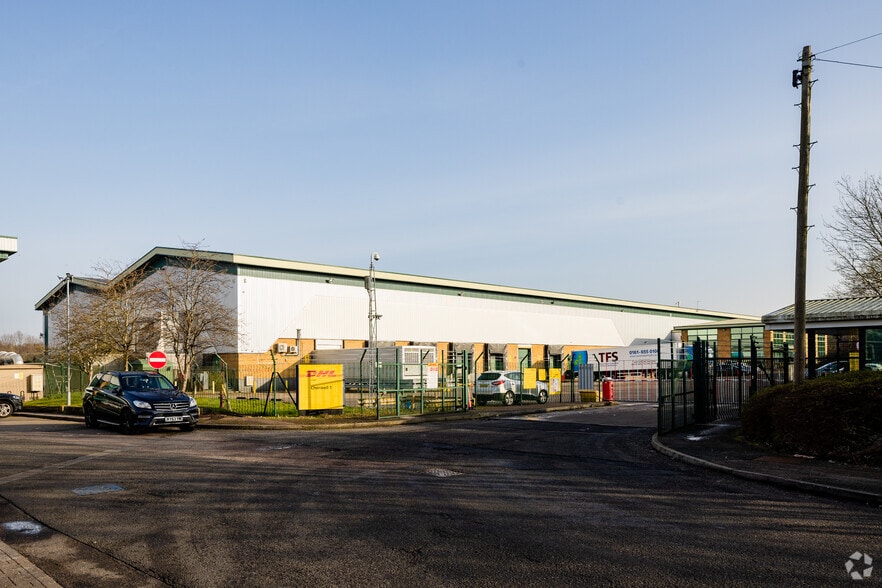 1 Middleton Close, Banbury for lease - Building Photo - Image 2 of 2