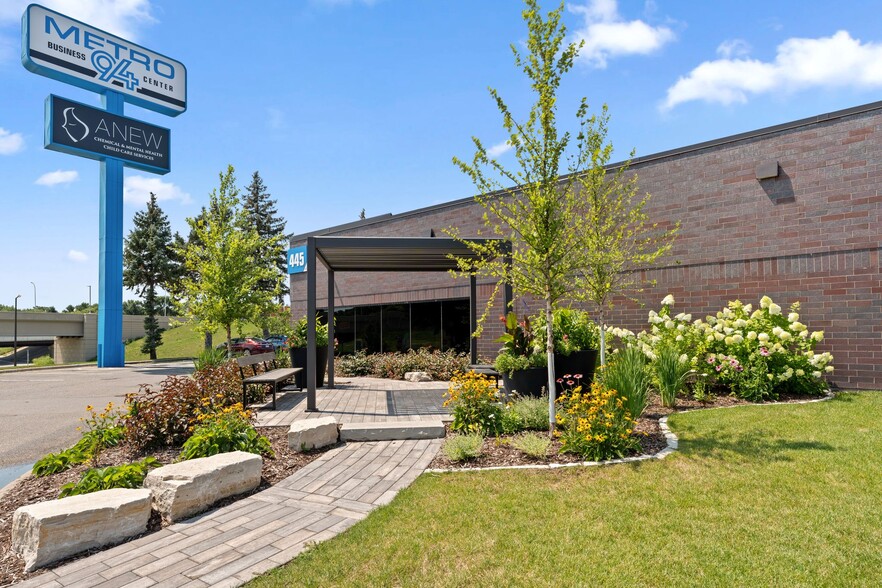 425 Etna St, Saint Paul, MN for lease - Building Photo - Image 2 of 28