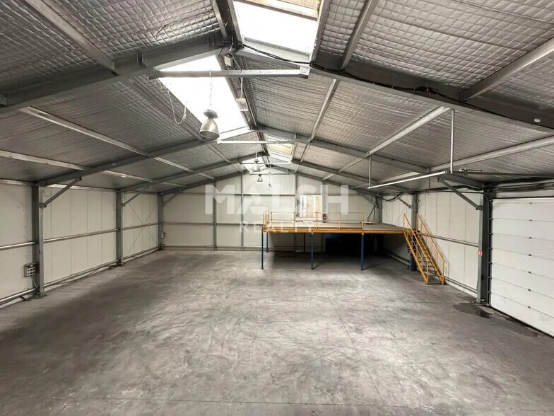 Flex in Fareins for lease - Building Photo - Image 3 of 11