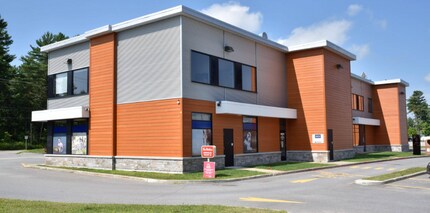 220 Rue du Collège, Pont-rouge, QC for lease Building Photo- Image 1 of 5