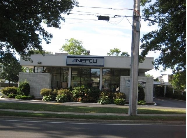 525 Old Country Rd, Plainview, NY for sale - Primary Photo - Image 2 of 3