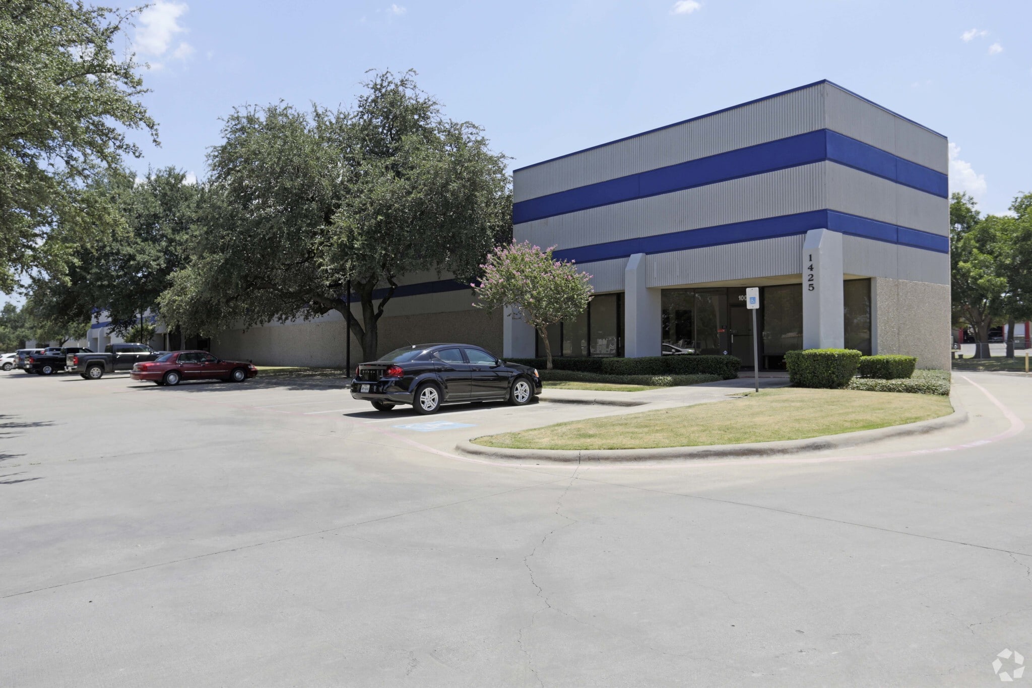 1425 Whitlock Ln, Carrollton, TX for lease Primary Photo- Image 1 of 8