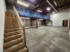 2450 6th Ave S, Seattle, WA for lease Interior Photo- Image 1 of 3