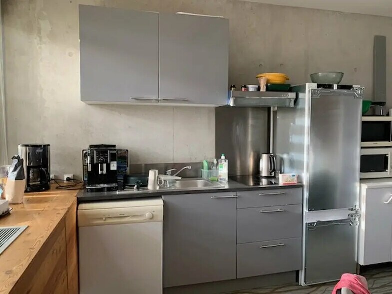 Office in Avignon for lease - Building Photo - Image 2 of 4