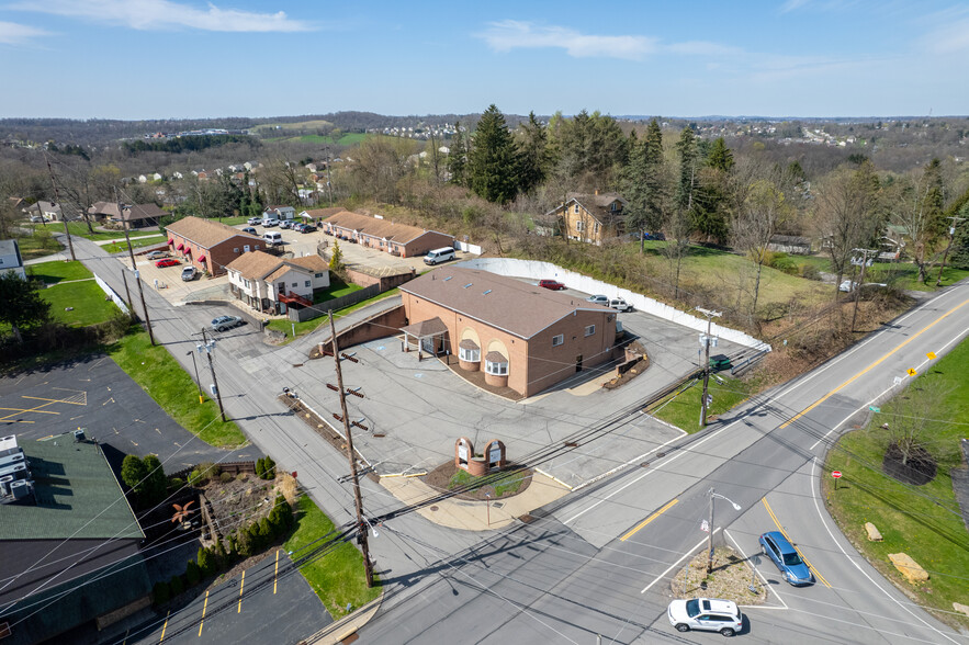 8 Hattman Dr, Coraopolis, PA for sale - Building Photo - Image 3 of 6