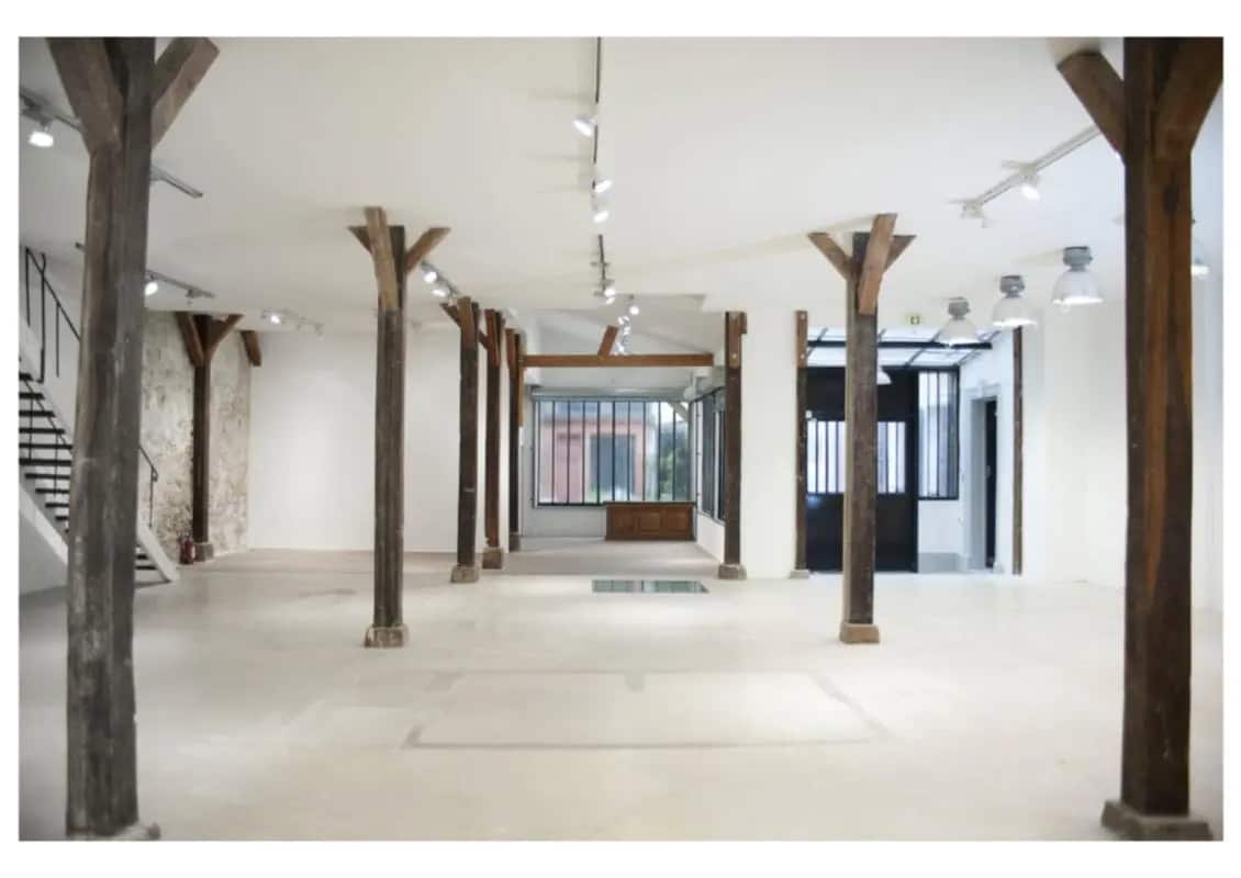 Retail in Paris for lease Interior Photo- Image 1 of 9