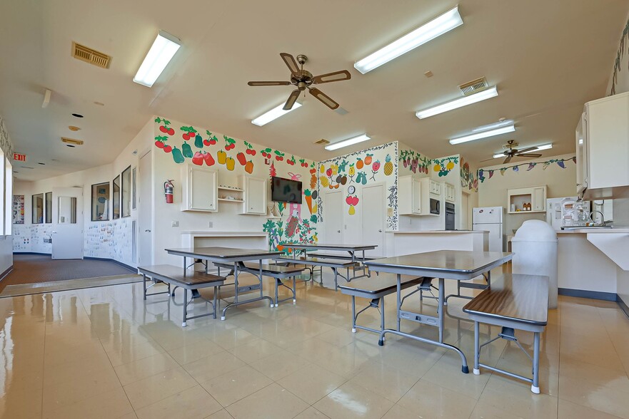 8644 Beverlyhill St, Houston, TX for sale - Interior Photo - Image 3 of 4