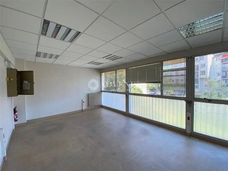 Office in Les Lilas for sale - Interior Photo - Image 3 of 6