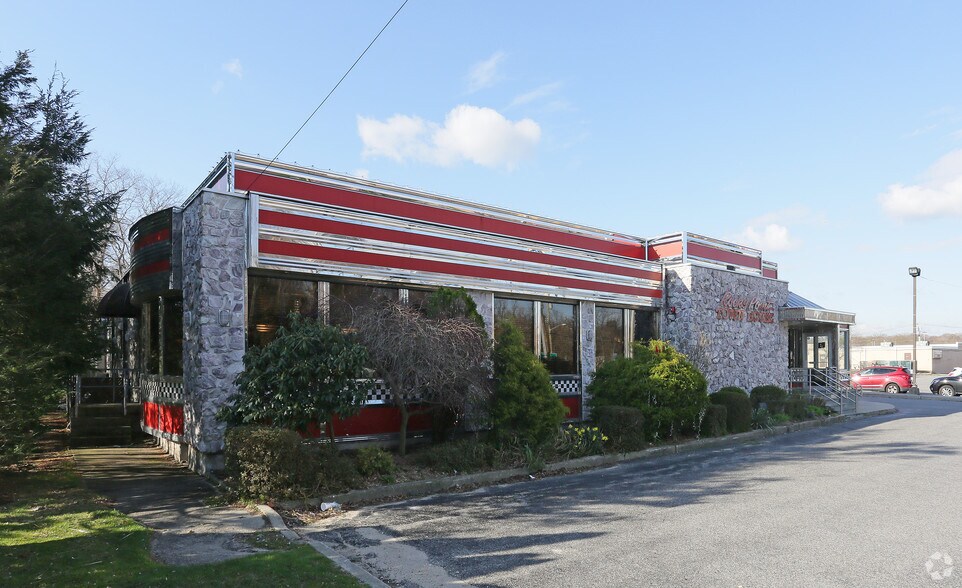 400 Rt-25a, Rocky Point, NY for sale - Primary Photo - Image 1 of 1
