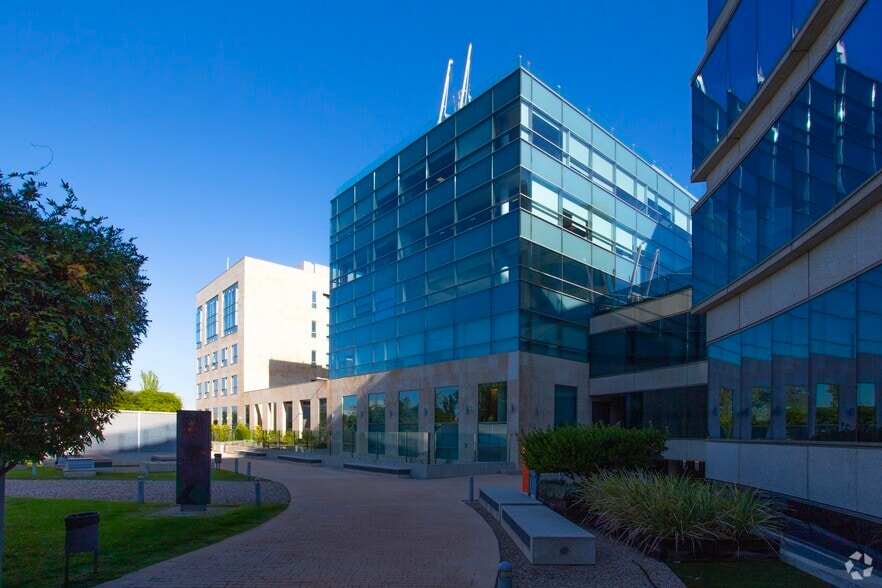 Avenida Transición Española, 24, Alcobendas, Madrid for lease - Building Photo - Image 3 of 5