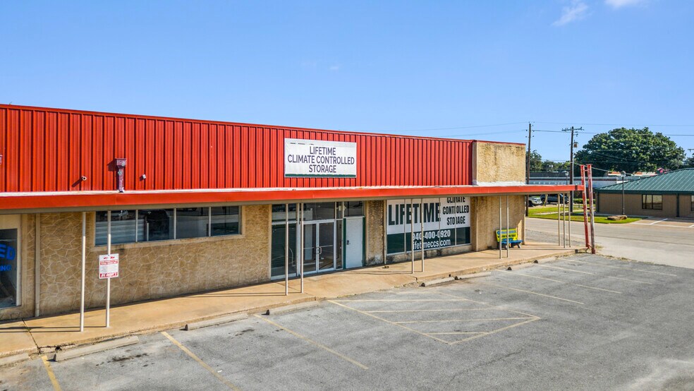 Lifetime Climate Controlled Storage portfolio of 2 properties for sale on LoopNet.com - Building Photo - Image 2 of 2