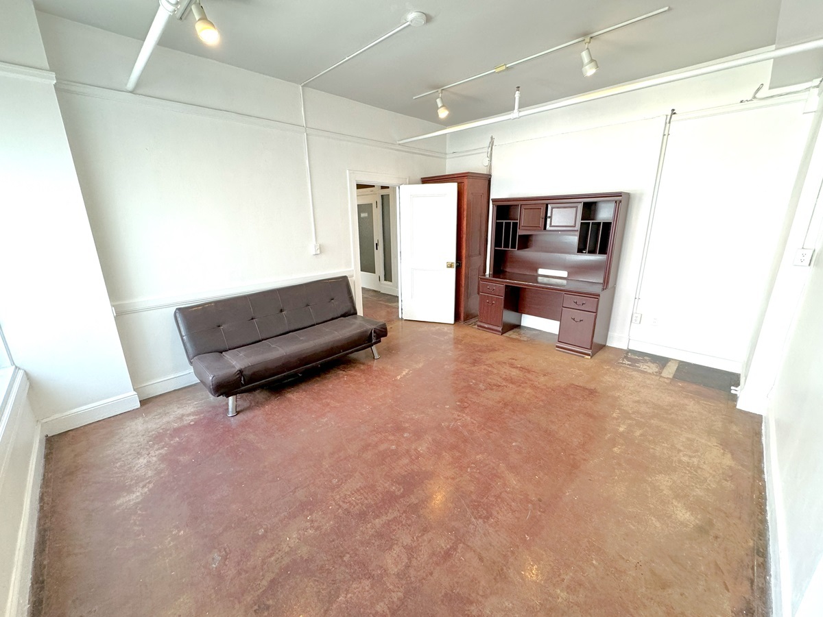 453 S Spring St, Los Angeles, CA for lease Interior Photo- Image 1 of 14