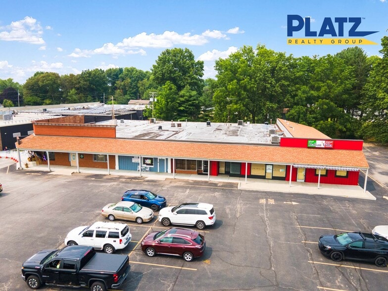 Mew Middletown Plaza, New Middletown, OH for lease - Building Photo - Image 3 of 7