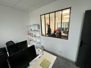 9 Rue Chauvart, Gonesse for lease Interior Photo- Image 1 of 5