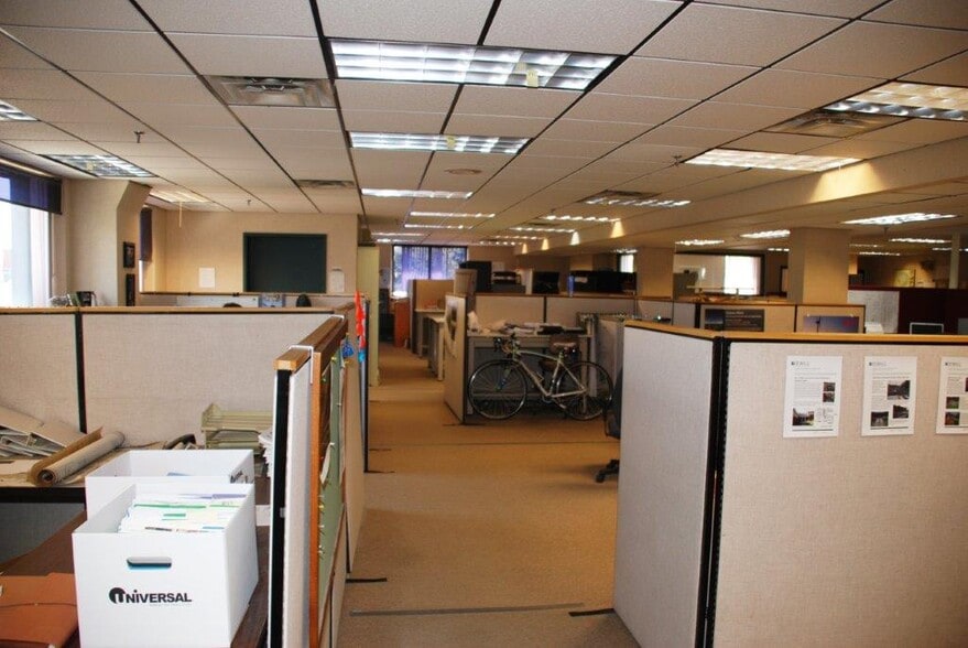 136 Center St, Old Town, ME for sale - Interior Photo - Image 2 of 73