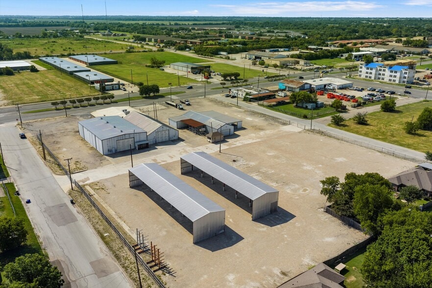 1520 La Salle Ave, Waco, TX for lease - Building Photo - Image 2 of 14