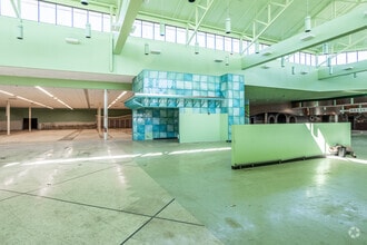 5440 NW 86th St, Johnston, IA for lease Interior Photo- Image 1 of 13