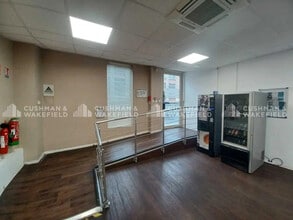 6 Rue Leon Gozlan, Marseille for lease Interior Photo- Image 2 of 9