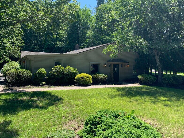 146 Hudson Rd, Bolton, MA for sale - Building Photo - Image 1 of 1