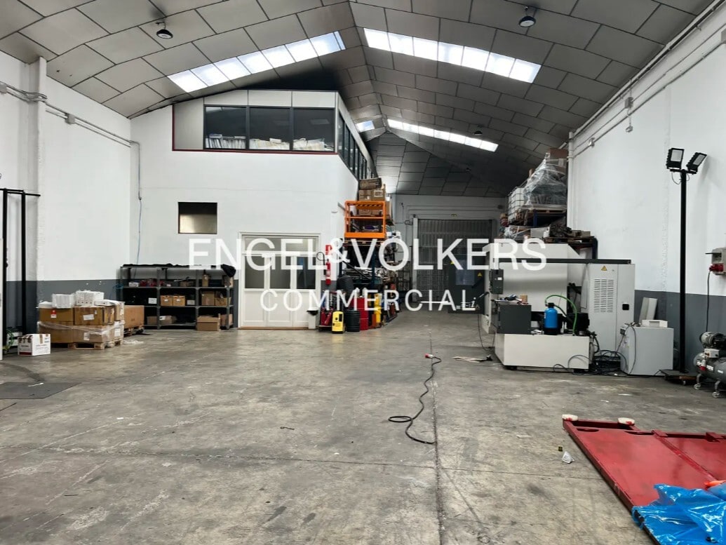 Industrial in Santa Perpètua de Mogoda, Barcelona for lease Interior Photo- Image 1 of 6