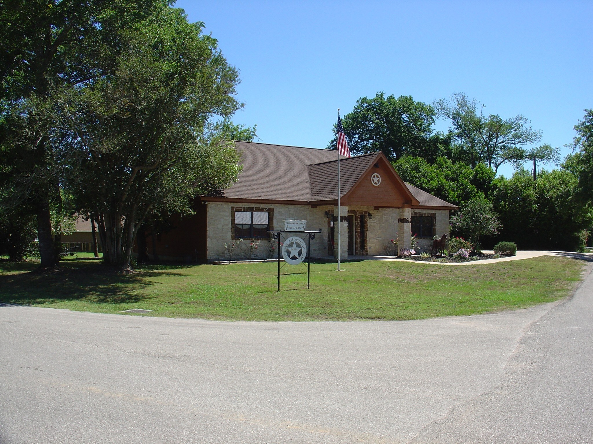 2038 Mills St, Waller, TX for sale Primary Photo- Image 1 of 1