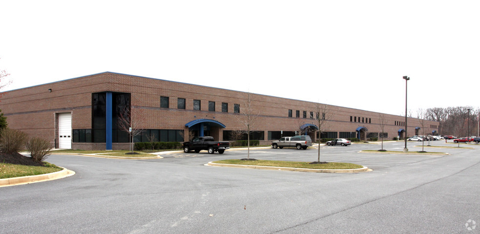 1116 Middle River Rd, Middle River, MD for lease - Building Photo - Image 1 of 6