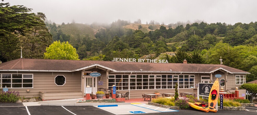 10400 Highway 1, Jenner, CA for sale - Primary Photo - Image 1 of 32