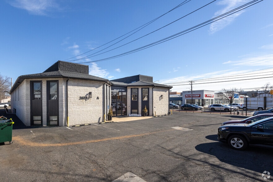 2627 Hylan Blvd, Staten Island, NY for lease - Building Photo - Image 3 of 45