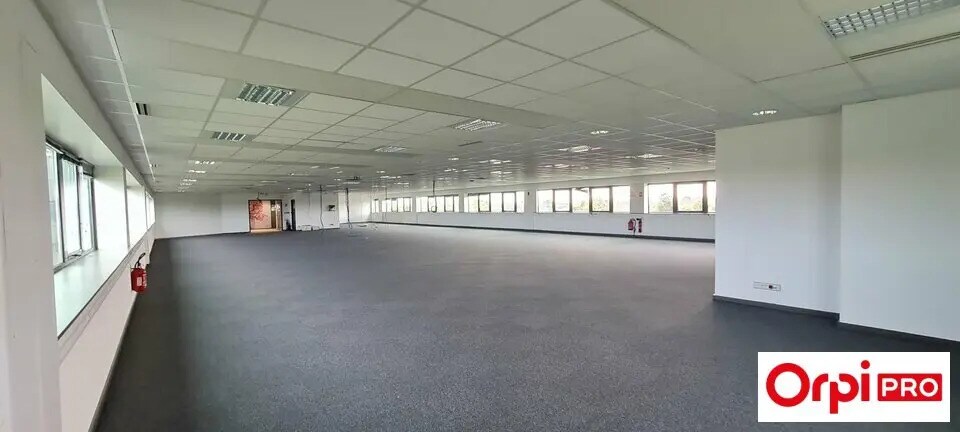 Office in Plérin for lease - Interior Photo - Image 2 of 9