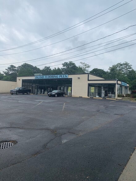 1241 Old Country Rd, Riverhead, NY for sale - Building Photo - Image 1 of 1