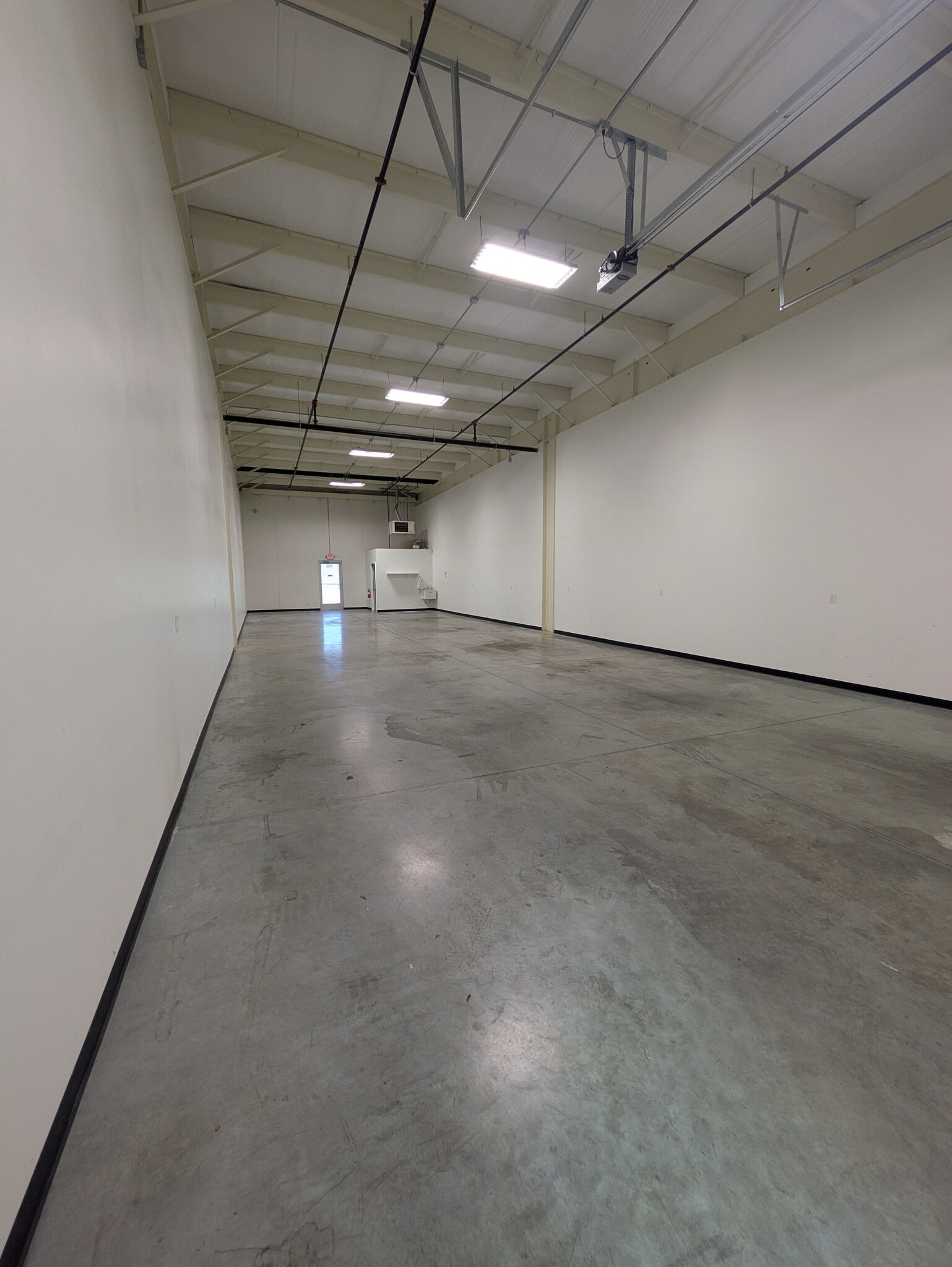 1654 E Northfield Dr, Brownsburg, IN for lease Interior Photo- Image 1 of 2