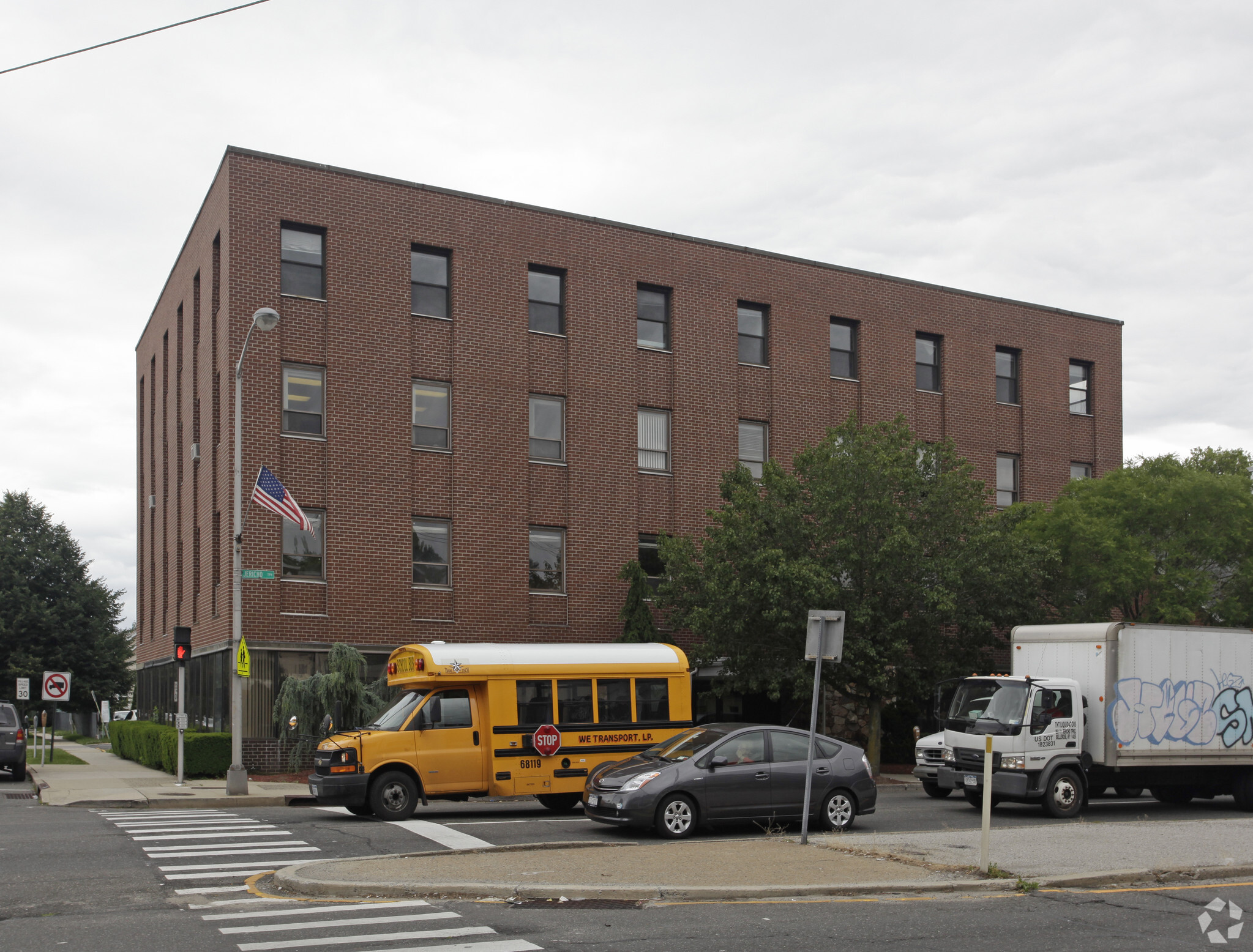 199 Jericho Tpke, Floral Park, NY for lease Building Photo- Image 1 of 15